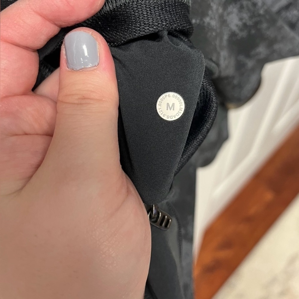 Lululemon City Sweat Crew - Medium - Picture 6 of 6